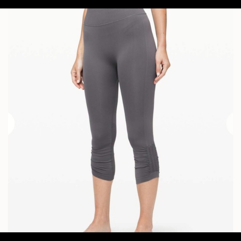 lululemon Ebb to Street Cropped Leggings